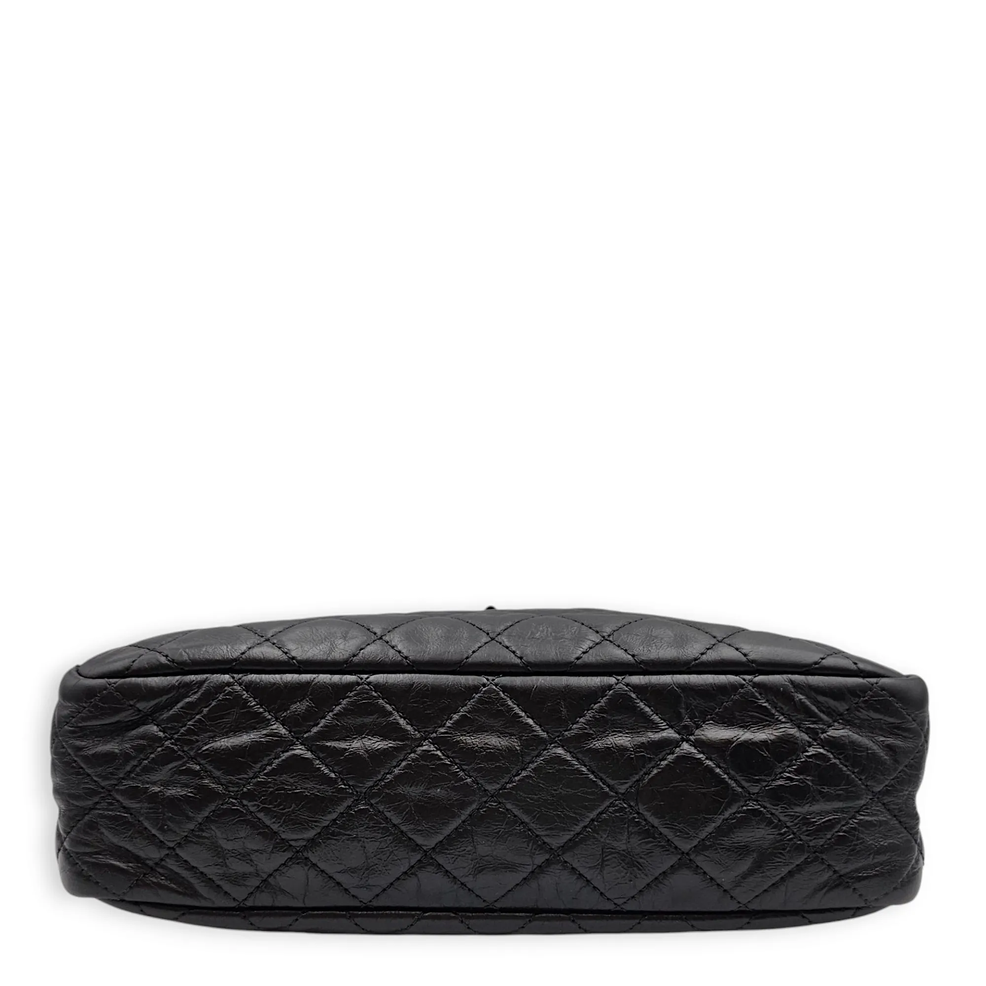 2.55 Reissue Camera Bag 28x18x8cm Black Shoulder Bag in Distressed Leather, Black chrome hardware
