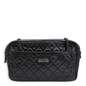 2.55 Reissue Camera Bag 28x18x8cm Black Shoulder Bag in Distressed Leather, Black chrome hardware