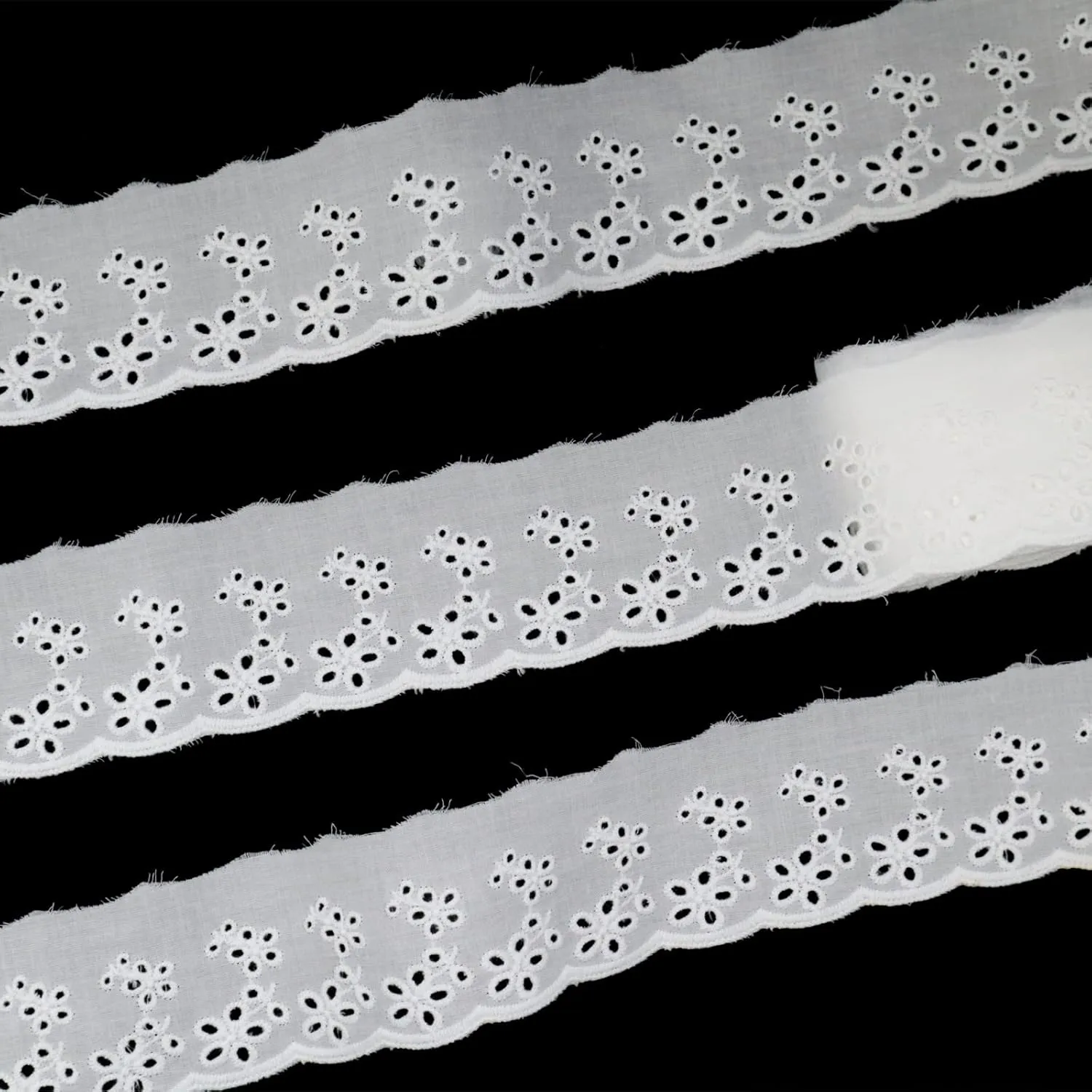 AIETSYEI Cotton Lace Trim White Lace Ribbon Eyelet Lace Embroidery Ruffle Lace Trim for Dresses, Baby Clothes, Bag, Pets Clothes (7 Yards, White)
