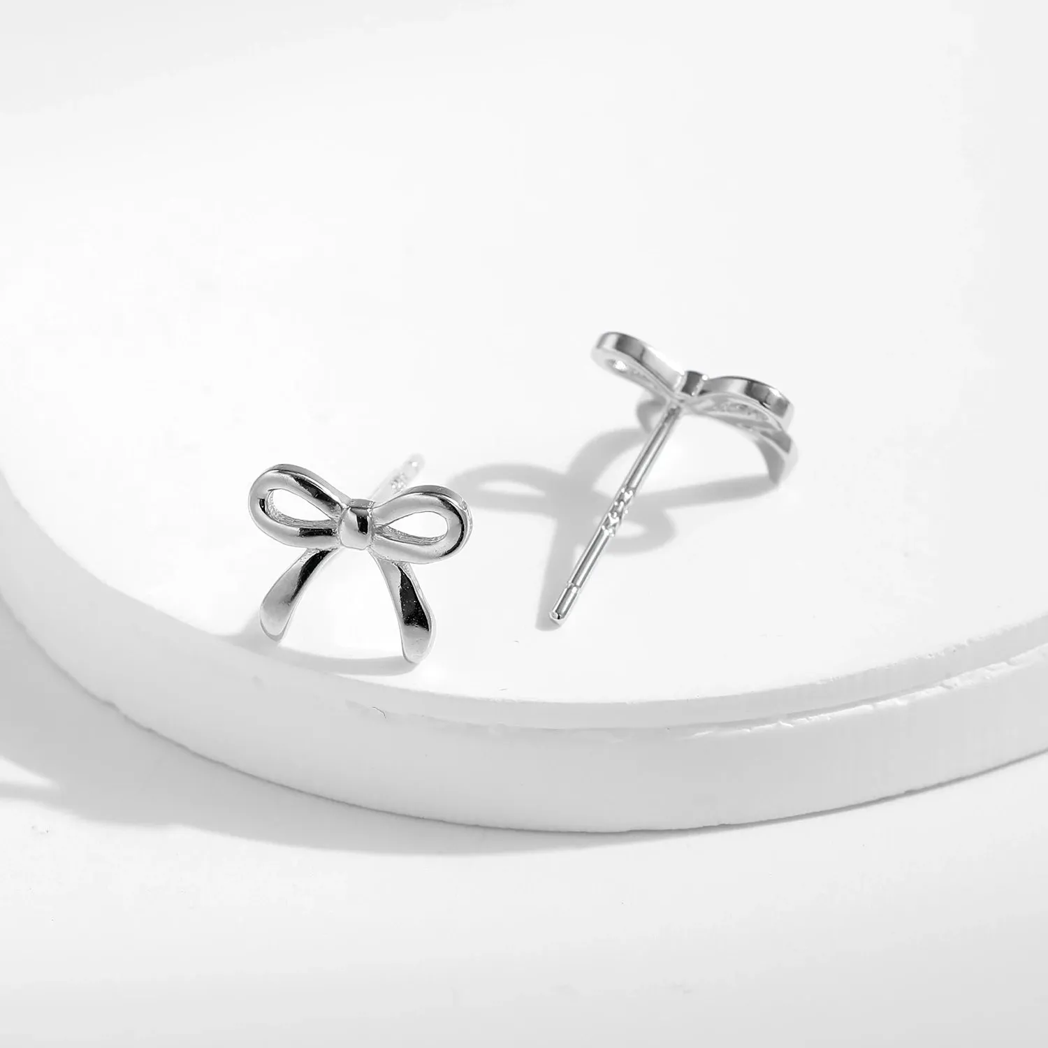 Charming Bowknot Stud Earrings