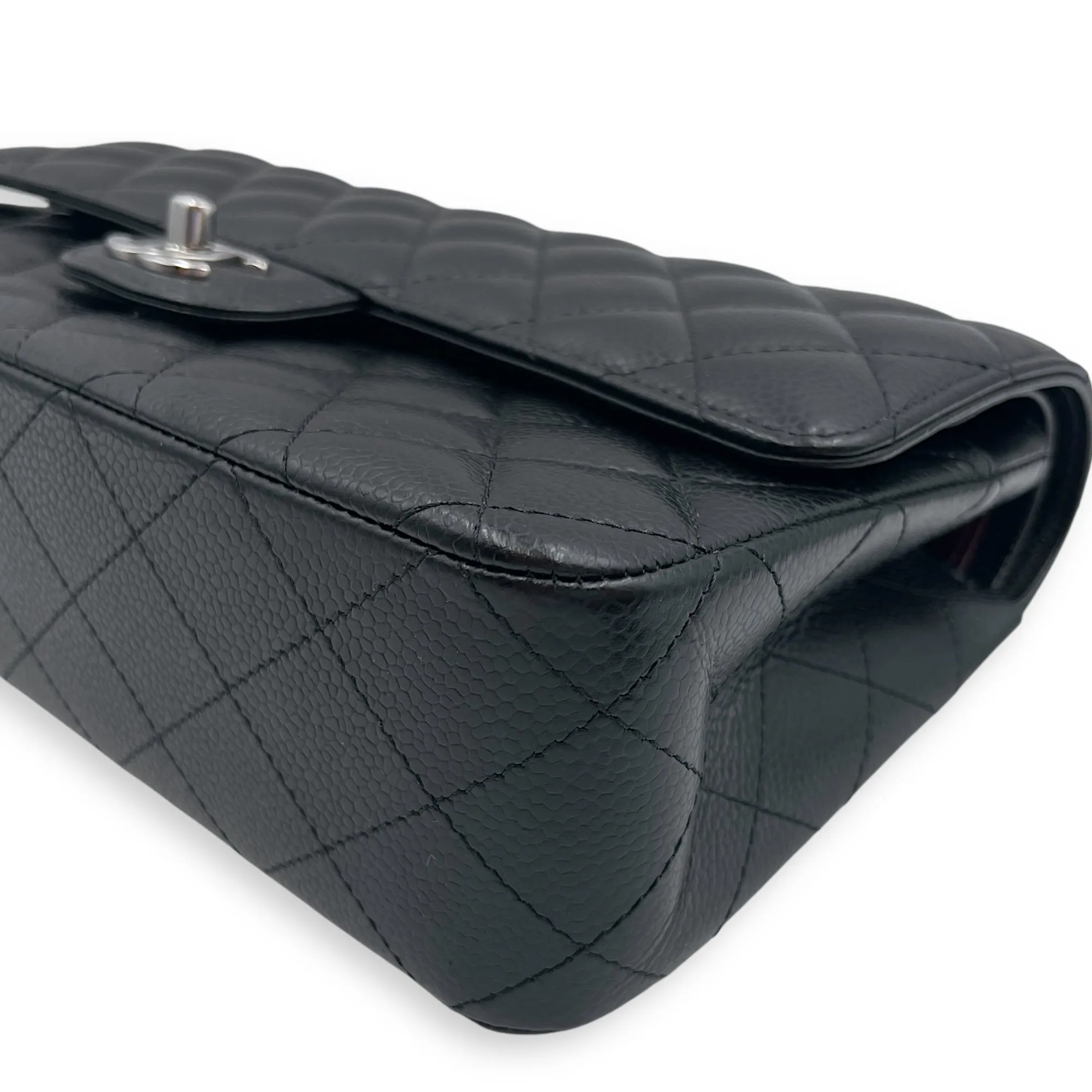 Classic (DF) Medium Black Shoulder Bag in Caviar Leather, Silver hardware