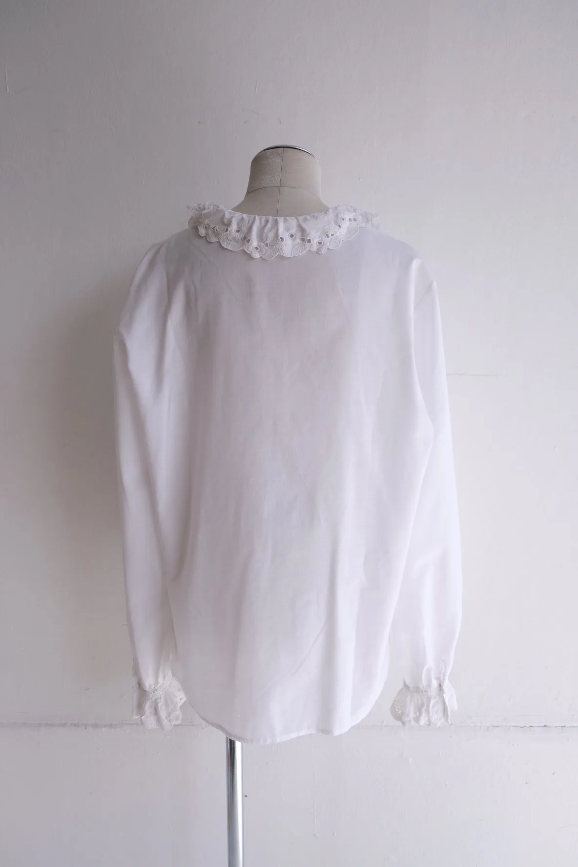 cotton lace trimmed blouse