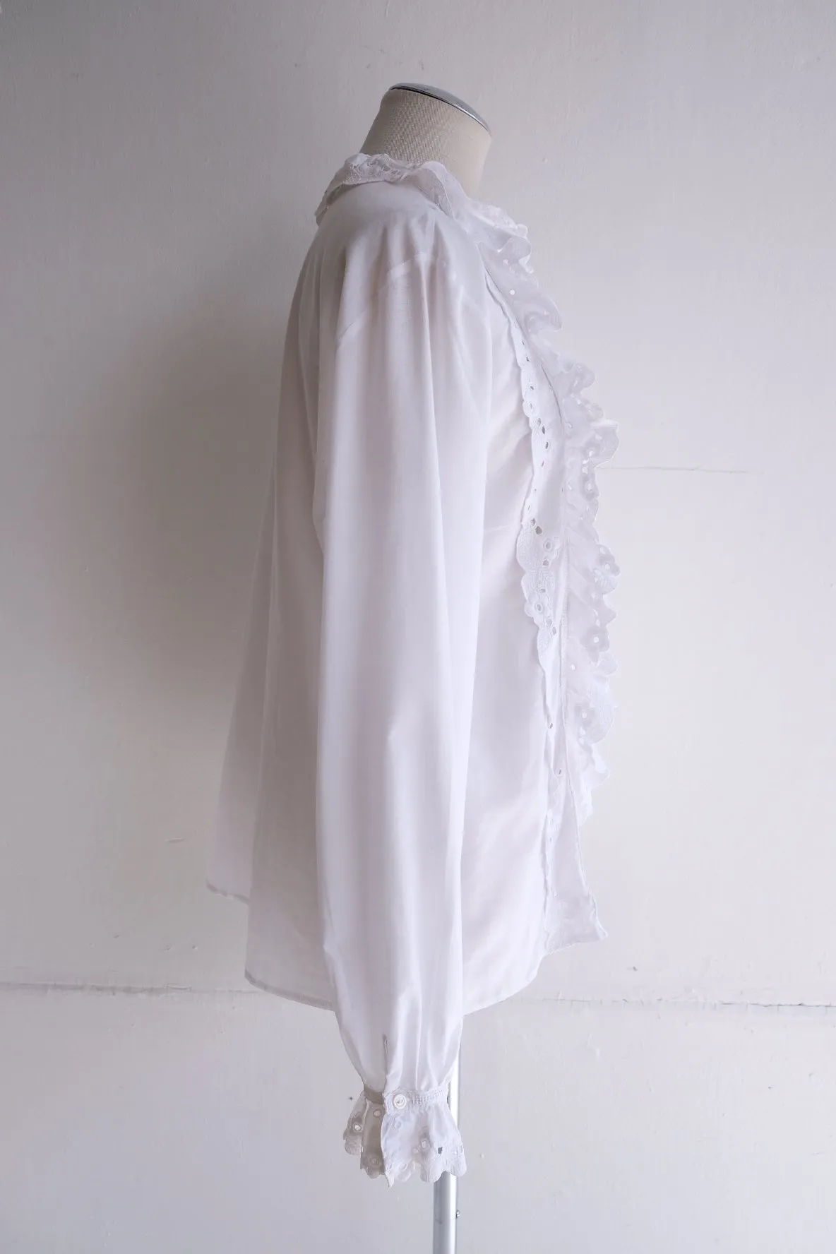 cotton lace trimmed blouse
