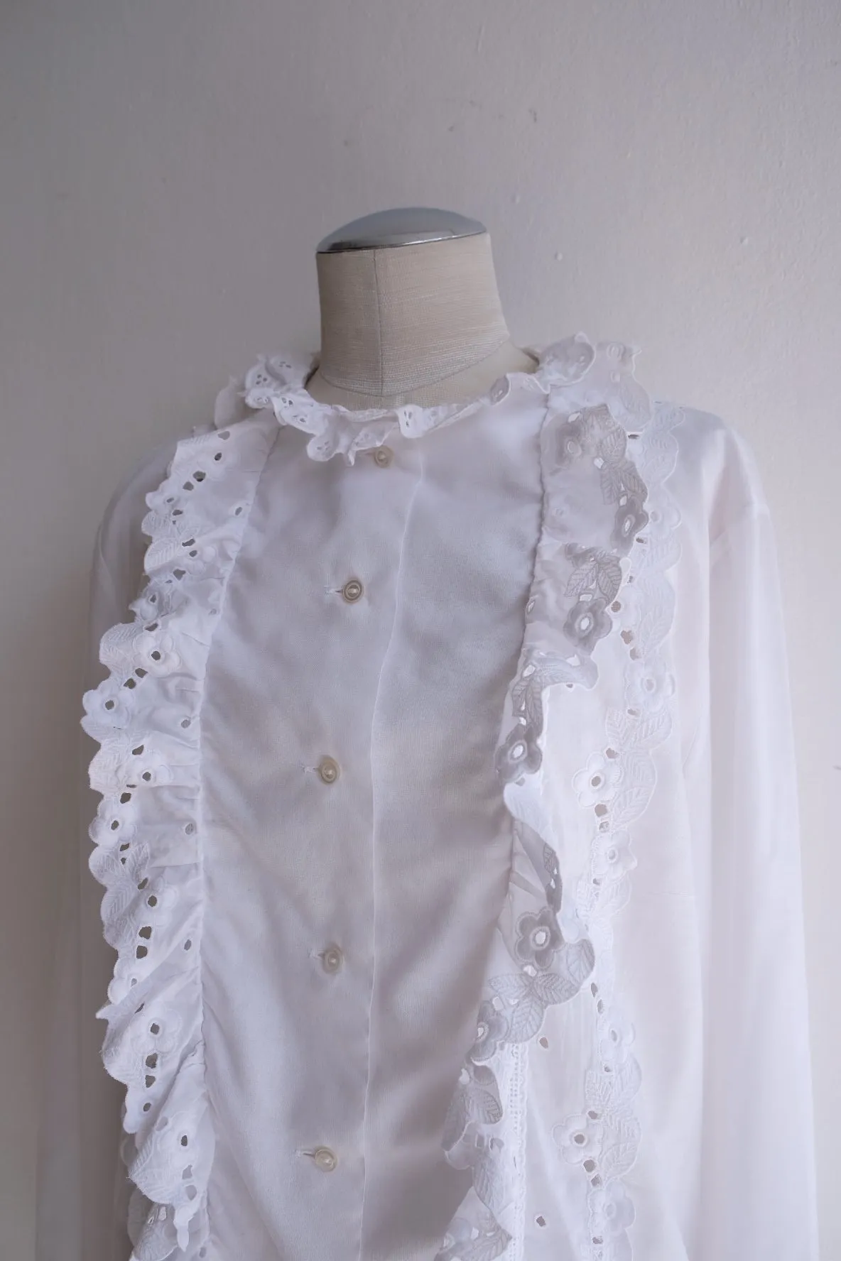 cotton lace trimmed blouse