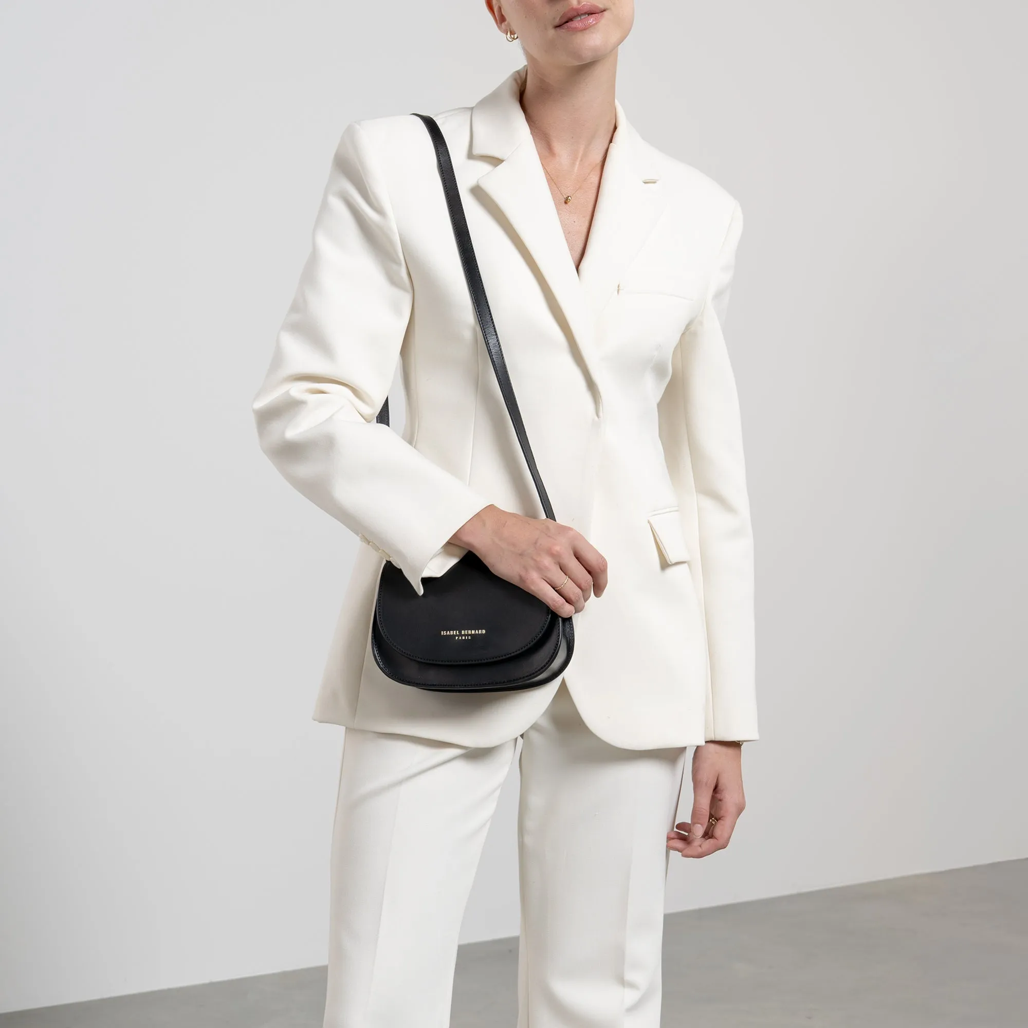 Montmartre Manon black vegetable tanned leather crossbody bag