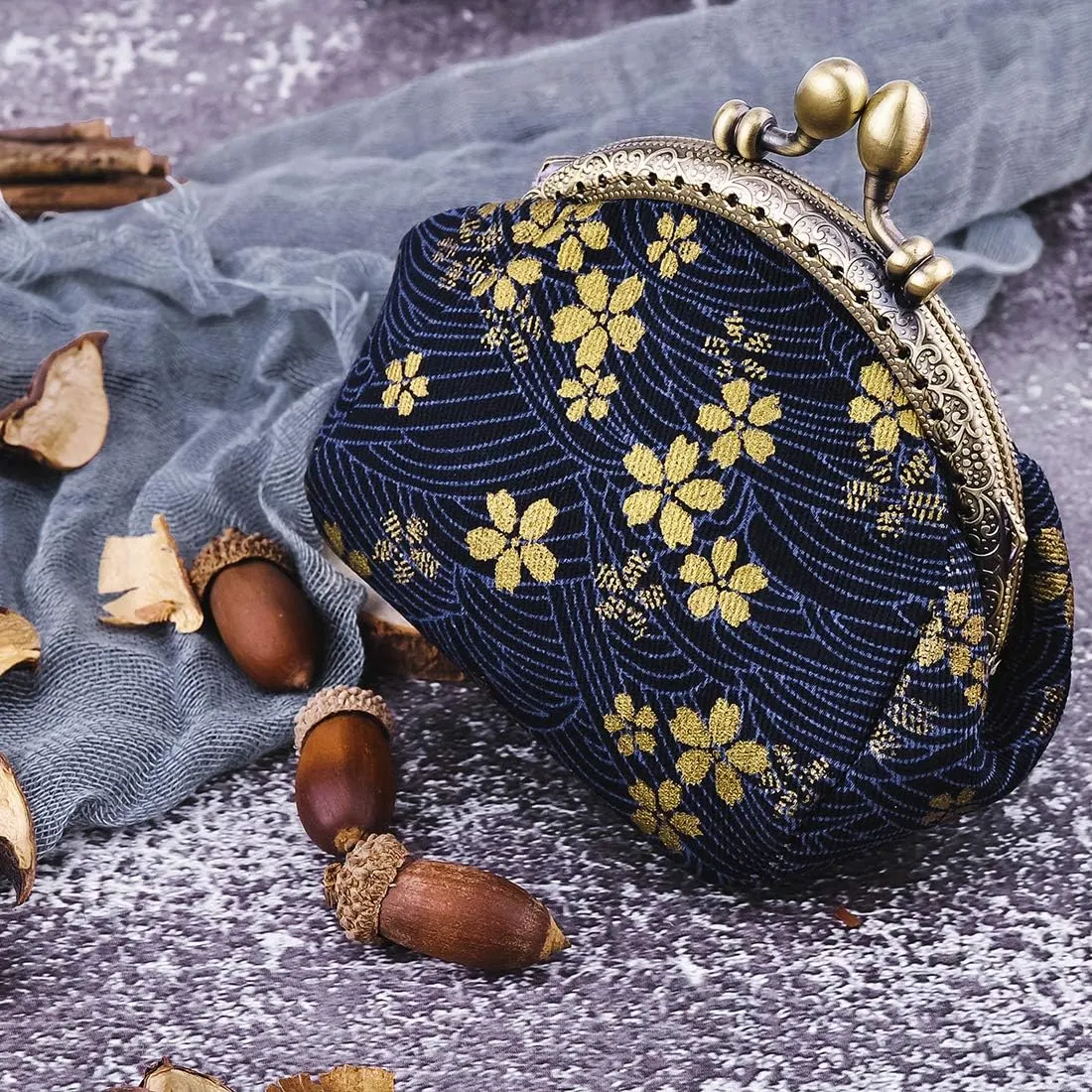 Oyachic Canvas Coin Purse Floral Change Pouch Vintage Clutch Wallet with Clasp Closure for Girls and Women