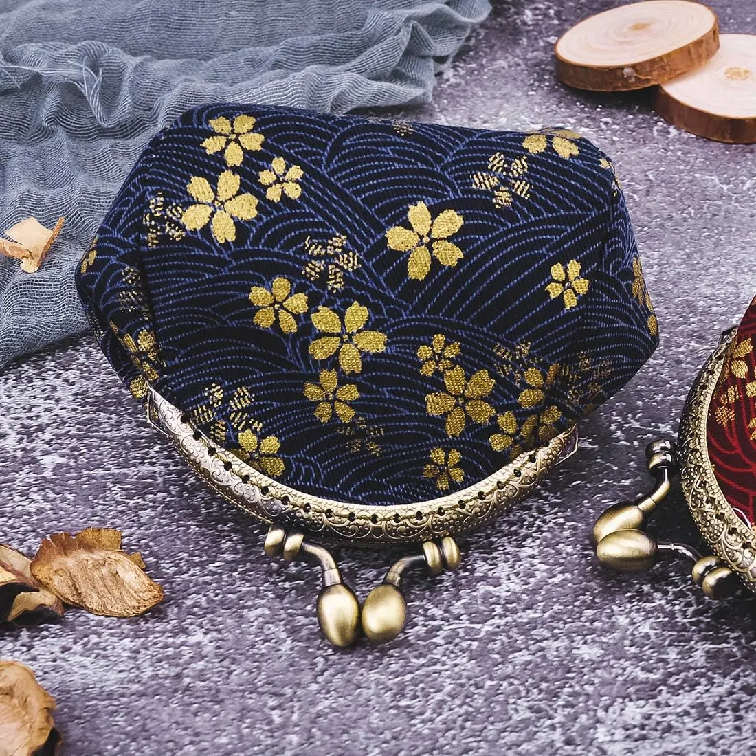 Oyachic Canvas Coin Purse Floral Change Pouch Vintage Clutch Wallet with Clasp Closure for Girls and Women