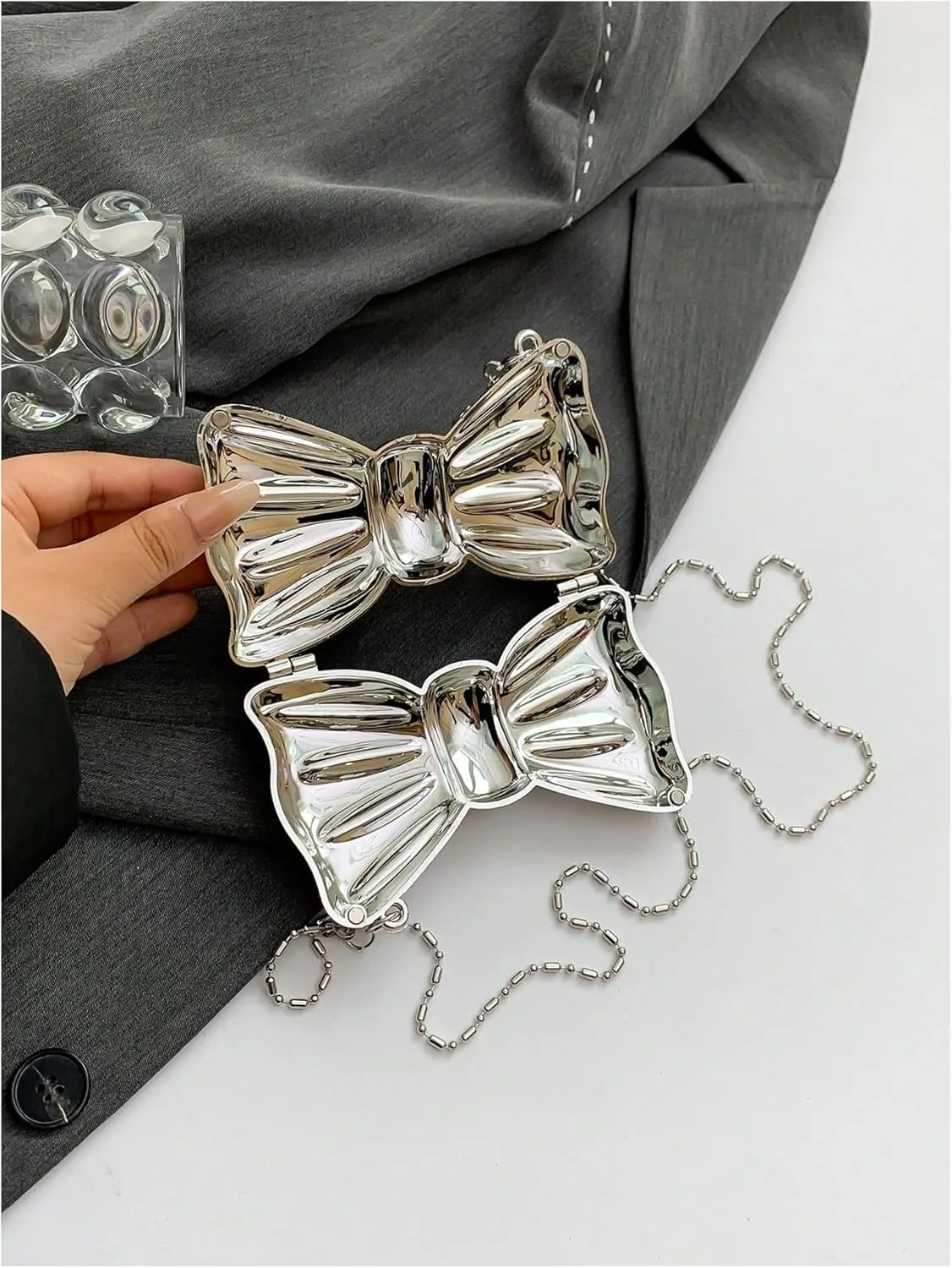 QWINEE Women's Bow Shaped Mini Clutch Purses Cocktail Evening Bag Chain Strap Solid Mini Crossbody Bag for Party
