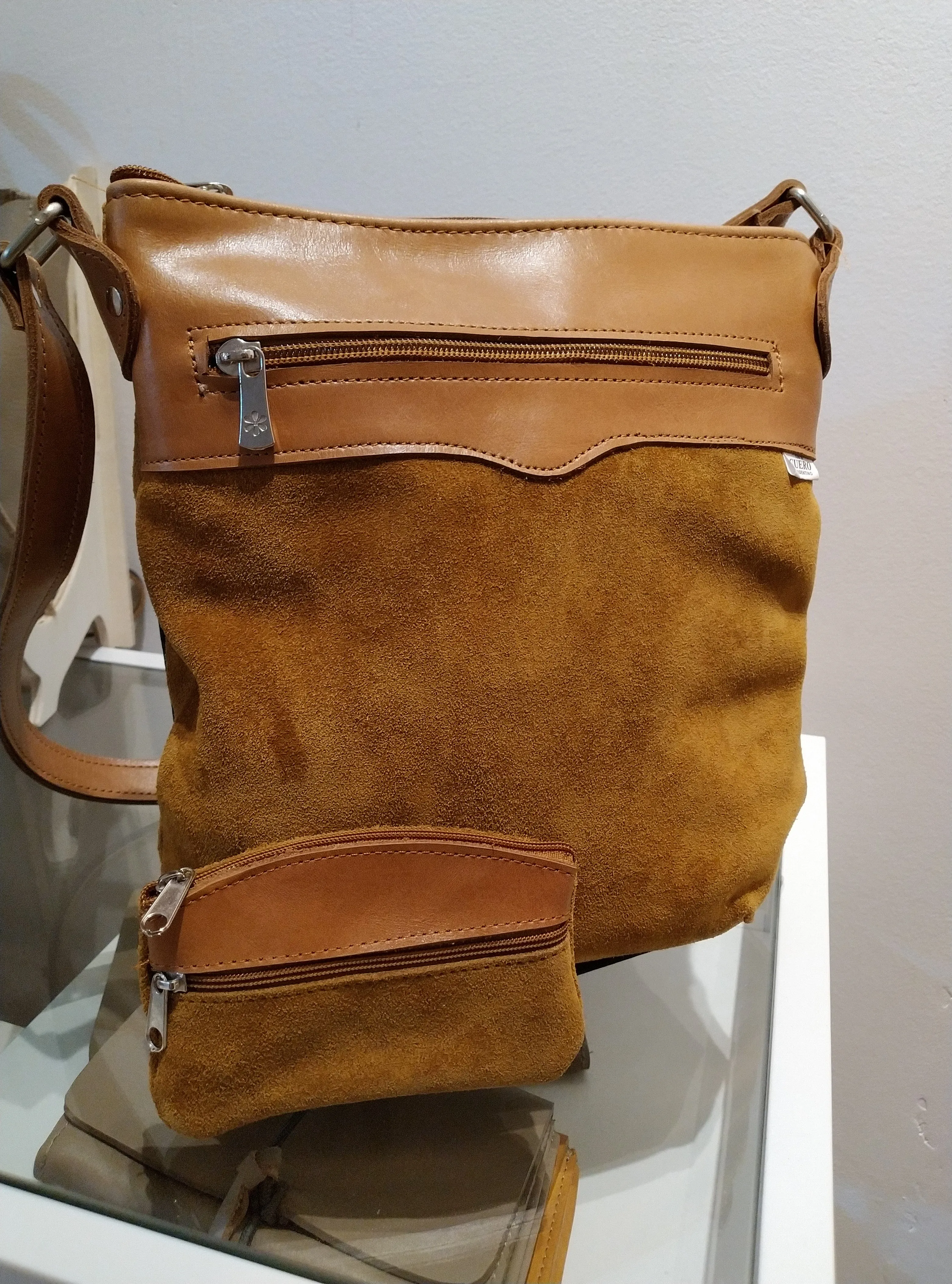 Suede Crossbag.. Big Recoleta