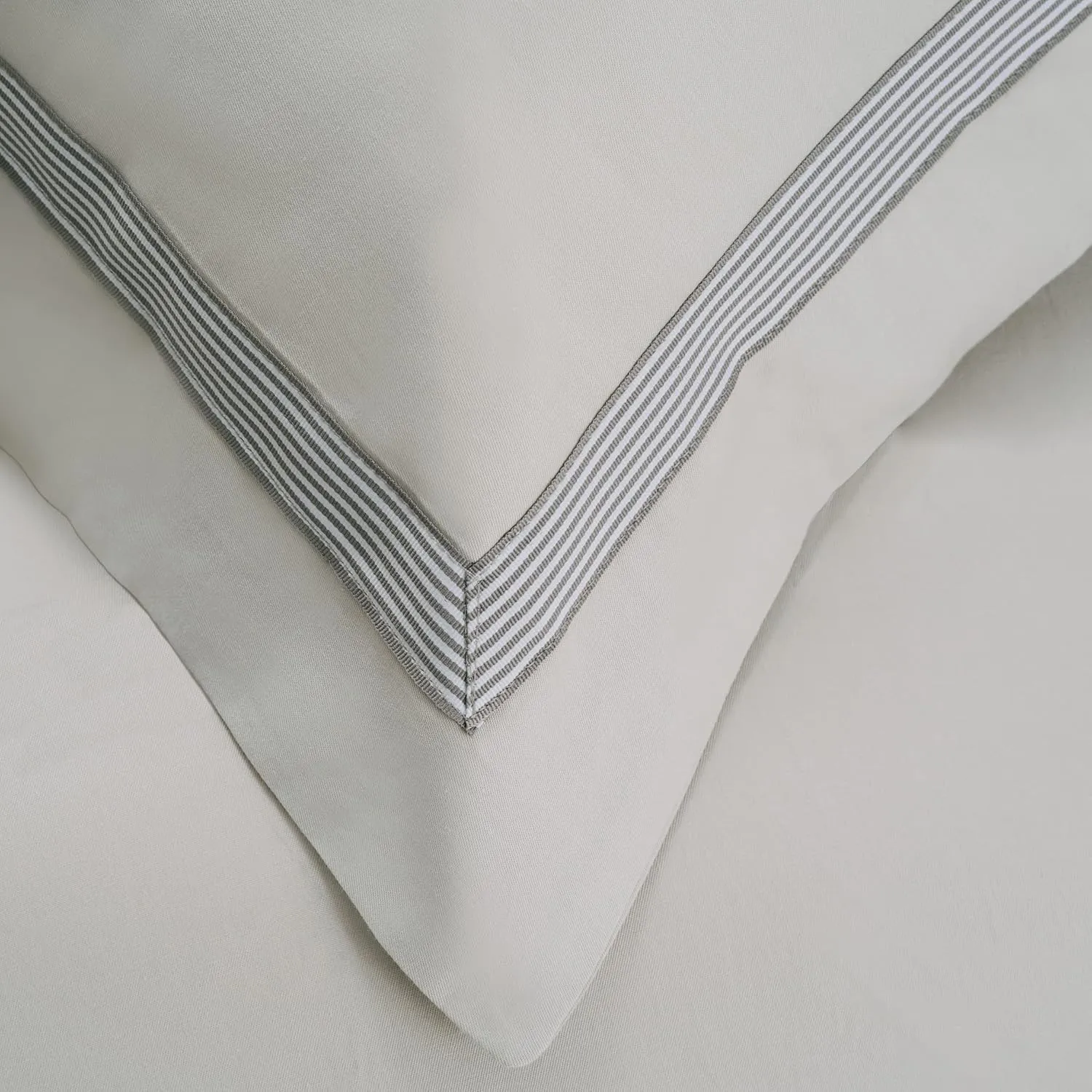 Superior Miller Cotton 300 TC Duvet Cover Set, Soft Comforter Covers, Bedroom Essentials, Coastal Striped, Includes 1 Duvet Cover with Button Closure, 2 Pillow Shams, Full/Queen, Grey/Grey