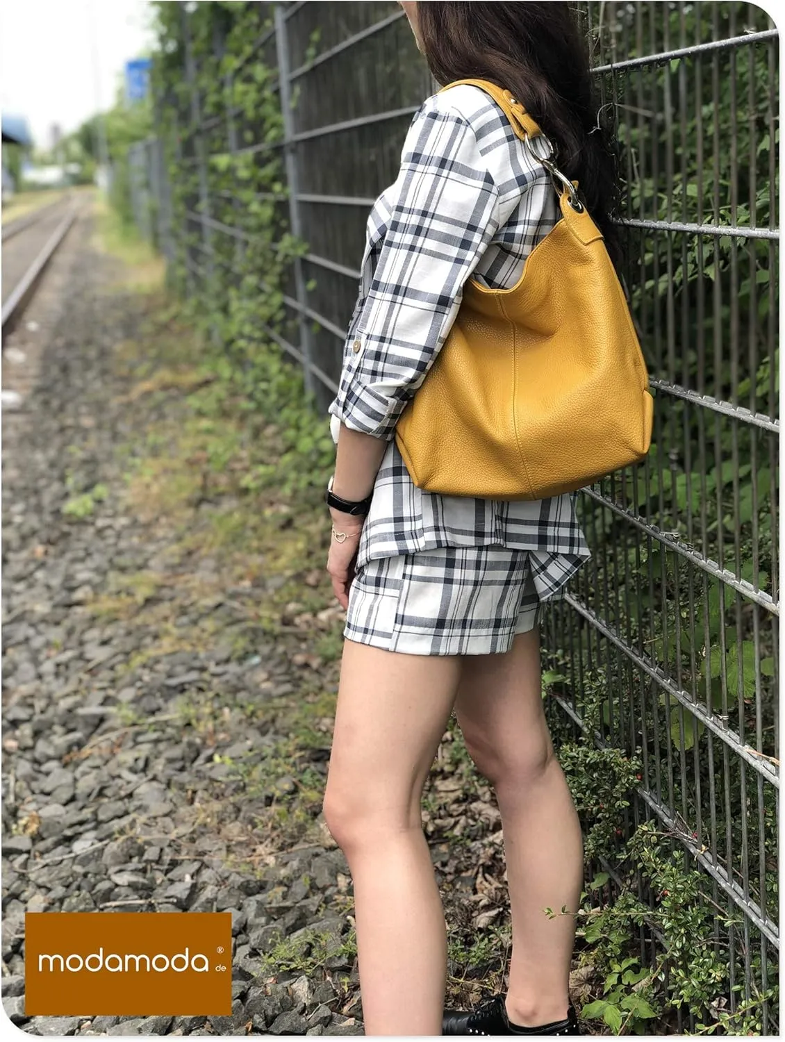 T168 - ital shoulder bag made of leather