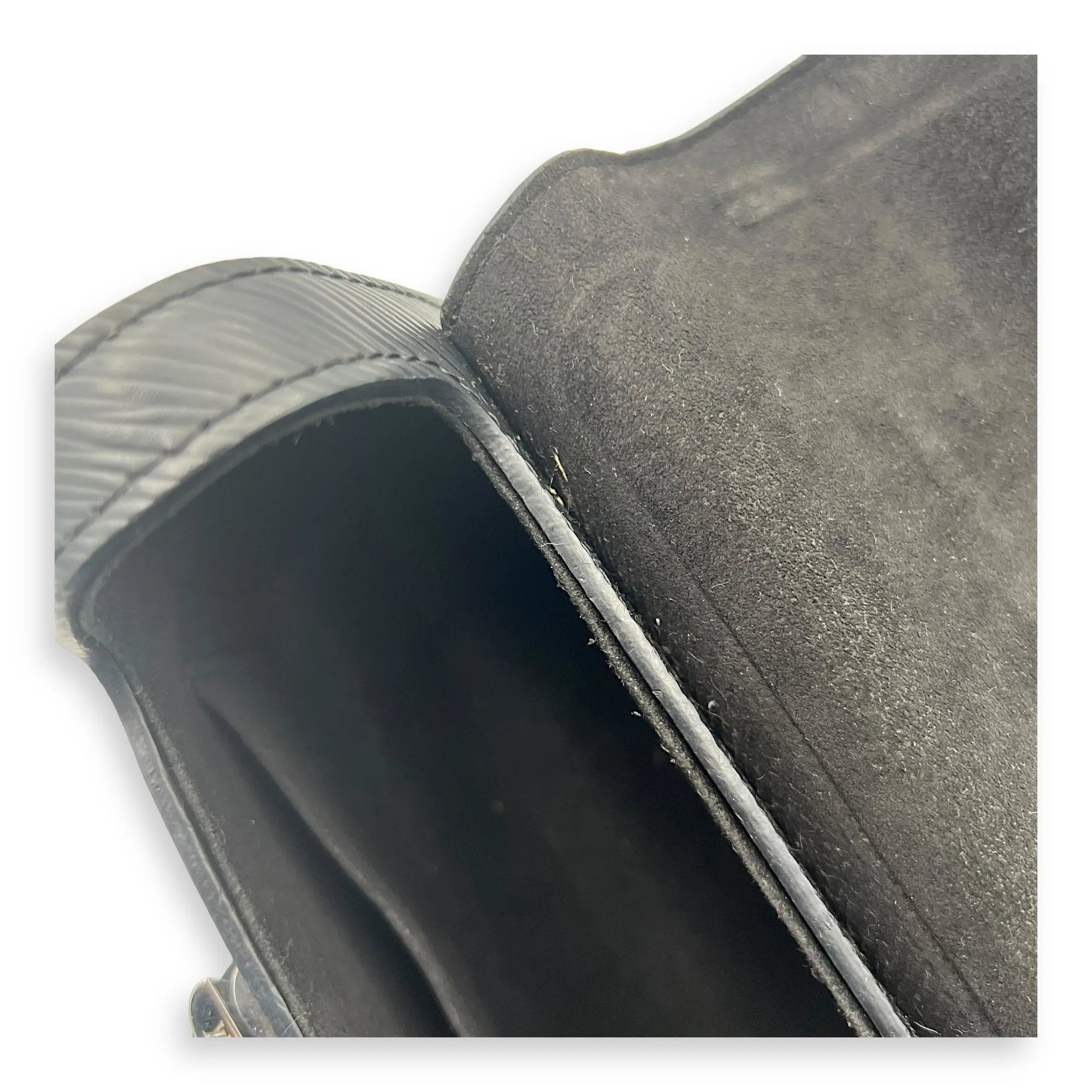 Twist PM Black Shoulder Bag in Epi Leather, Silver hardware